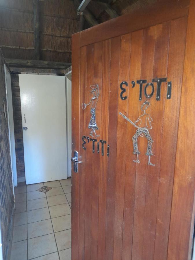 1322 Backpackers International Hostel Pretoria Bagian luar foto