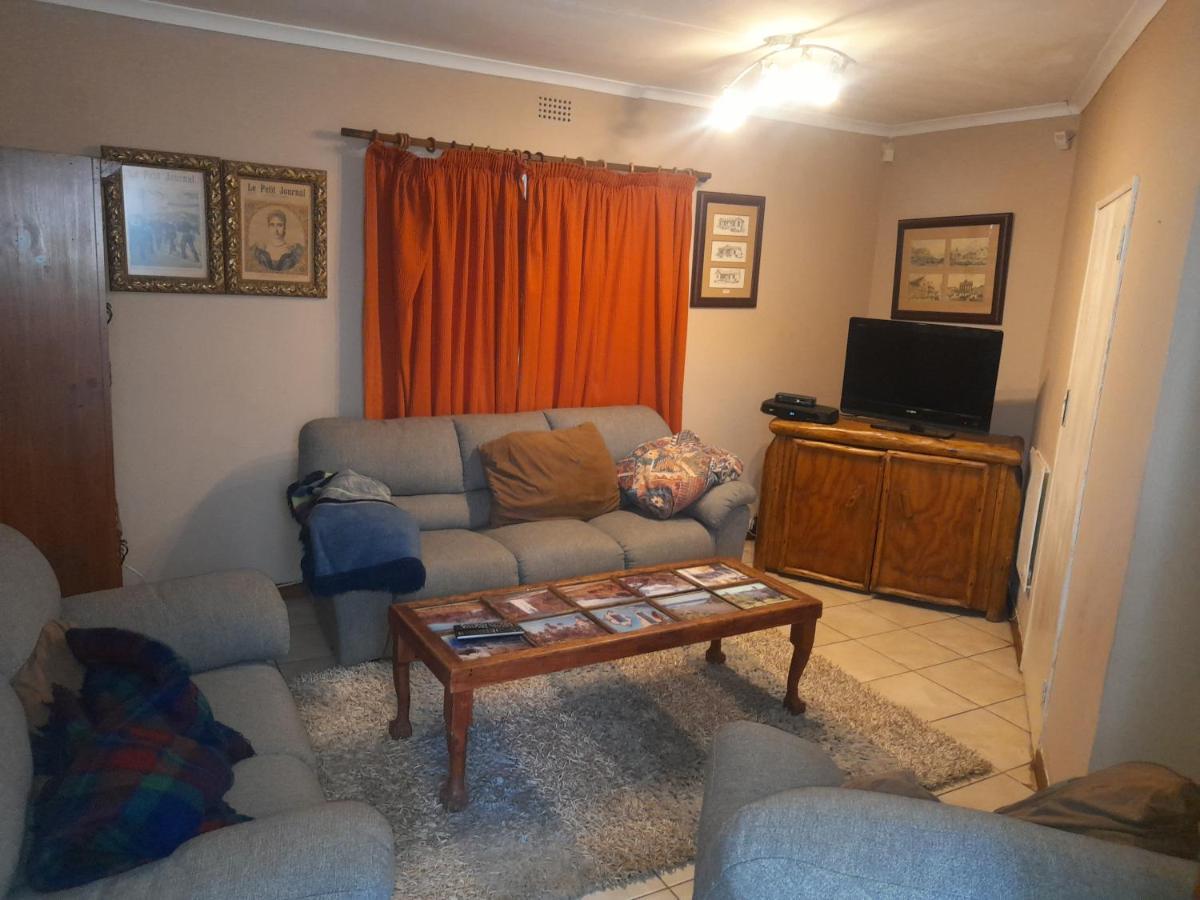 1322 Backpackers International Hostel Pretoria Bagian luar foto